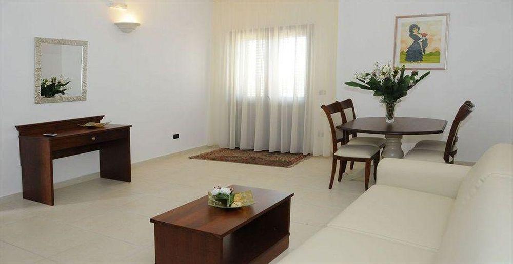Agri Hotel Conte Salentino Sant Isidoro  Extérieur photo