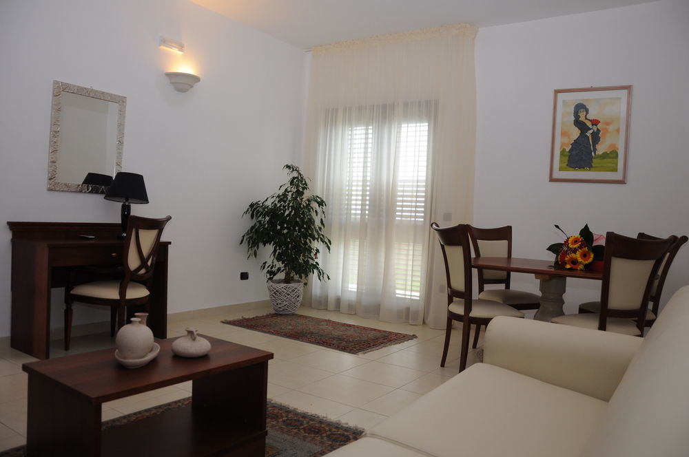 Agri Hotel Conte Salentino Sant Isidoro  Extérieur photo